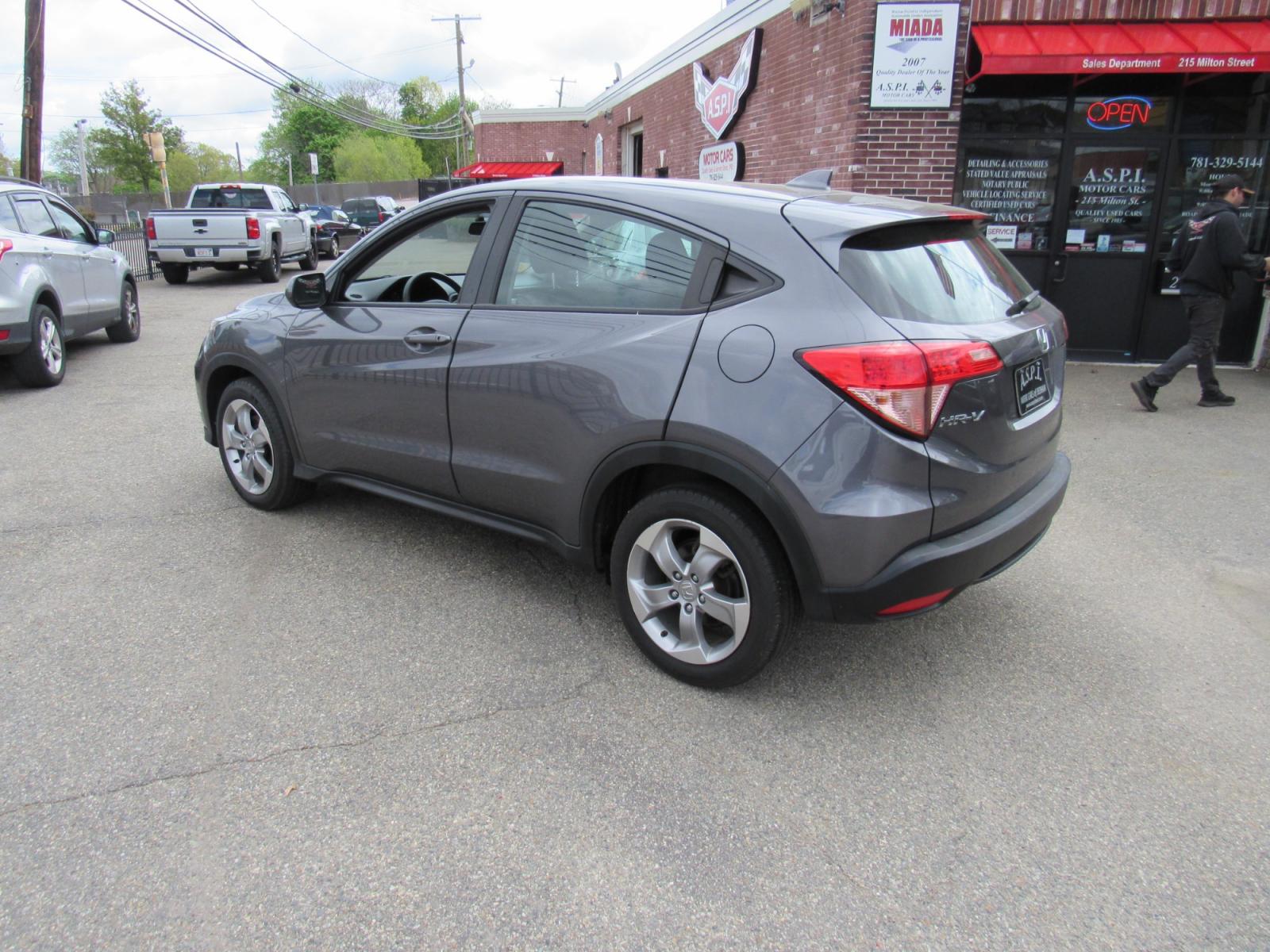 2017 Gray /Black Honda HR-V (3CZRU6H30HG) , Automatic transmission, located at 215 Milton St, Dedham, MA, 02026, (781) 329-5144, 42.241905, -71.157295 - This nice compact SUV is in excellent condition.. Runs like new. All ASPI Motor Cars vehicles are fully serviced before they are delivered to assure the highest quality used vehicles. Comes with a 3/3 warranty included in the price. Call for details. Prices on all vehicles do not include $299.9 - Photo #4